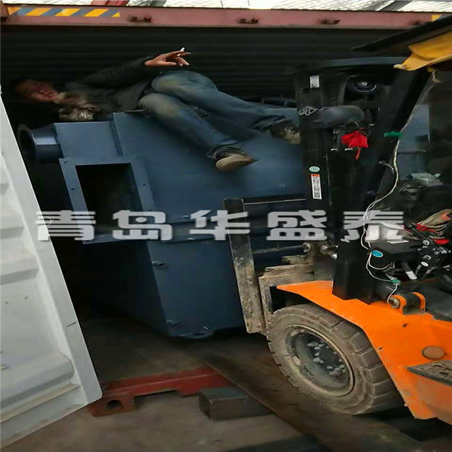 出口Q376双吊钩式抛丸机发往越南