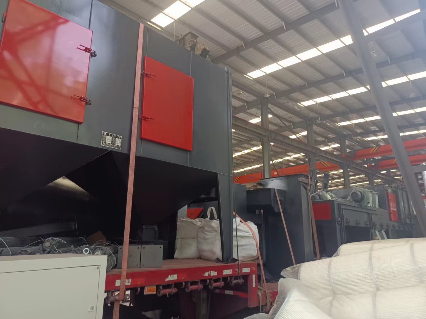 电动车车架打磨工作视频_电动车散架视频_电动车车架抛丸机