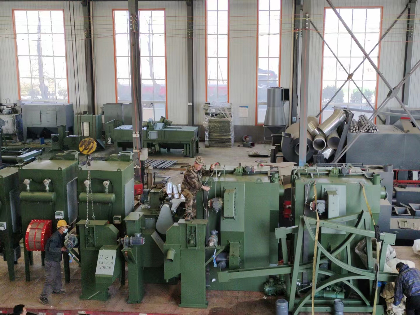 抛丸机除锈施工方案_抛丸机除锈视频_钢网带抛丸除锈机