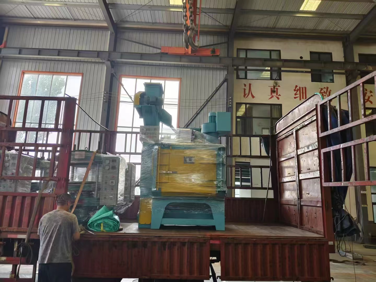 抛丸机出砂口堵塞处理_连续通过式抛丸打砂机_抛丸机使用的沙丸怎么区分好坏